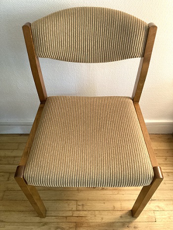 chaise en velours cotelé 